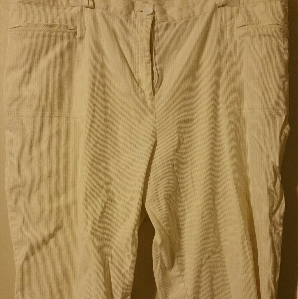 White Stag Woman Capri Pants size 24