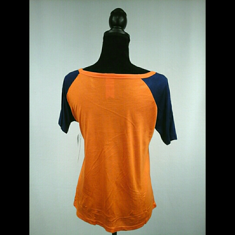 SOLD OUT! Orange & Blue Tee๐๐ - Picture 7 of 7