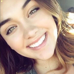 Meet your Posher, Taya