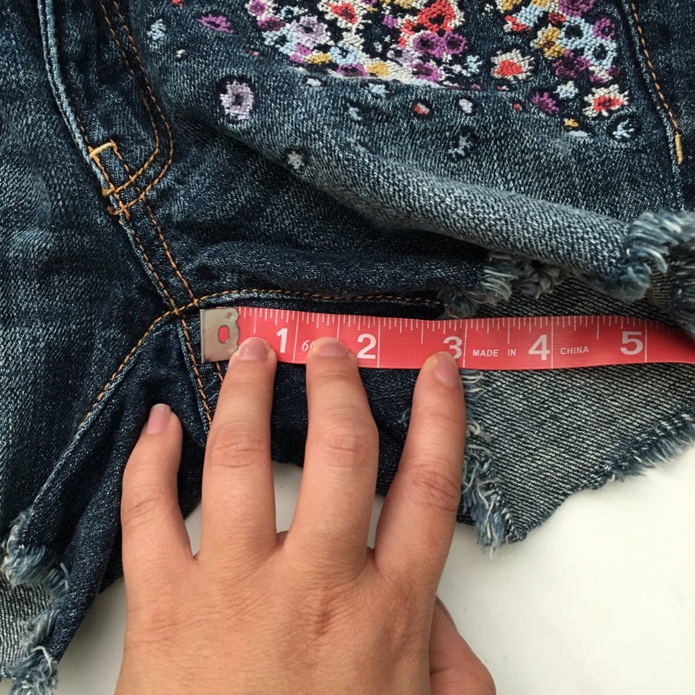 American Eagle Floral Denim Shorts - Picture 5 of 5