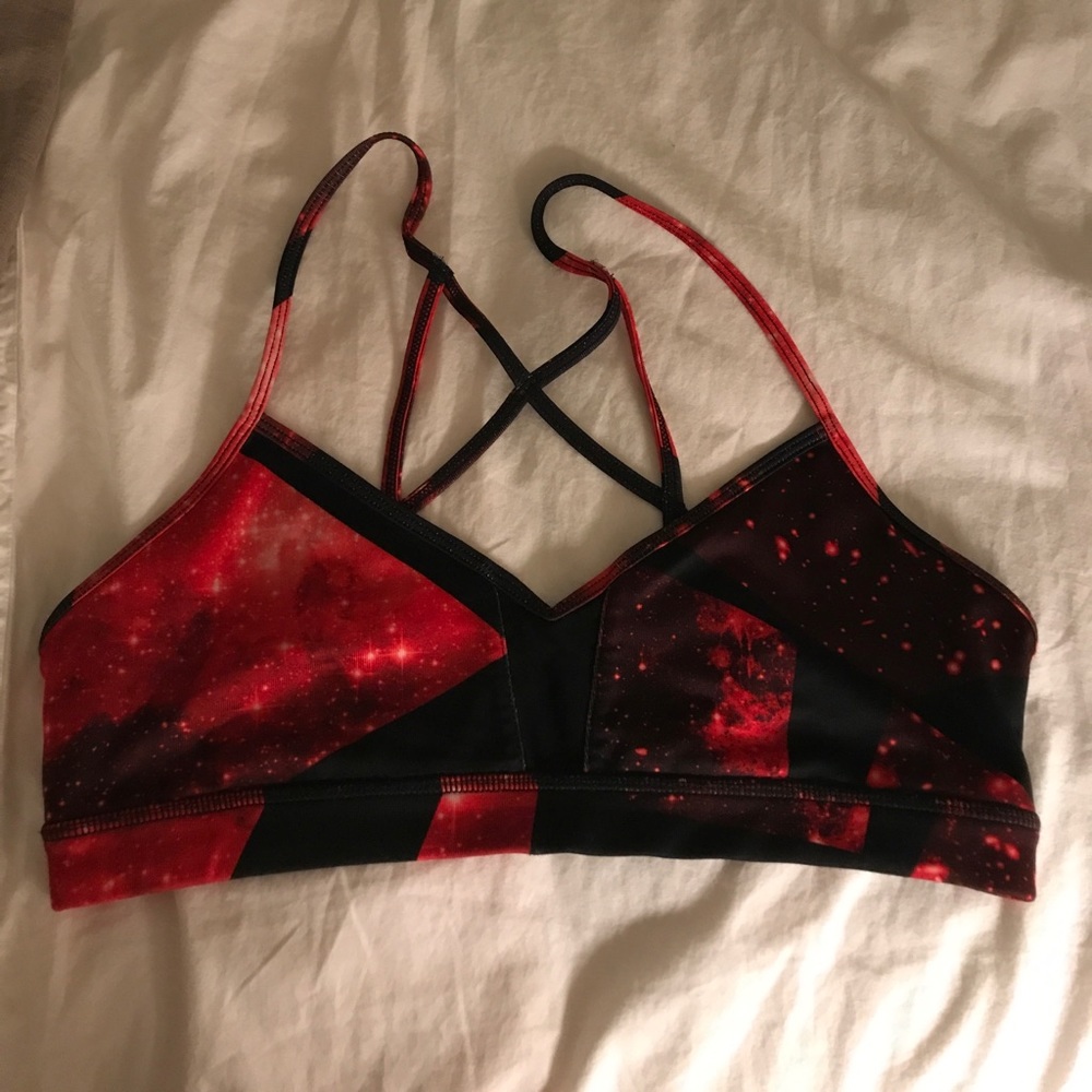 Alo Yoga Goddess Bra in Volcano Space