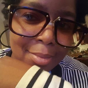 Meet your Posher, Marika