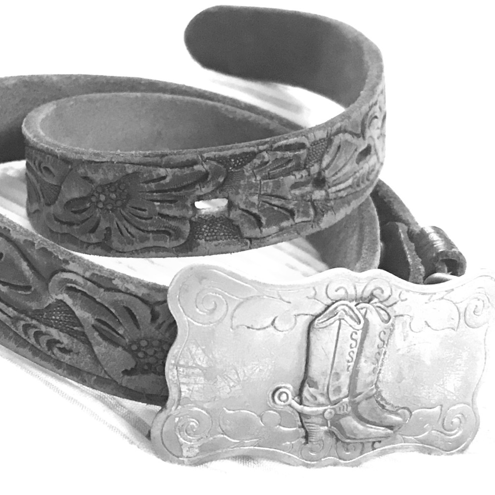 🔥VINTAGE LEATHER BELT & BUCKLE🔥
