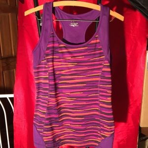 Like new TekGear sport tank. M