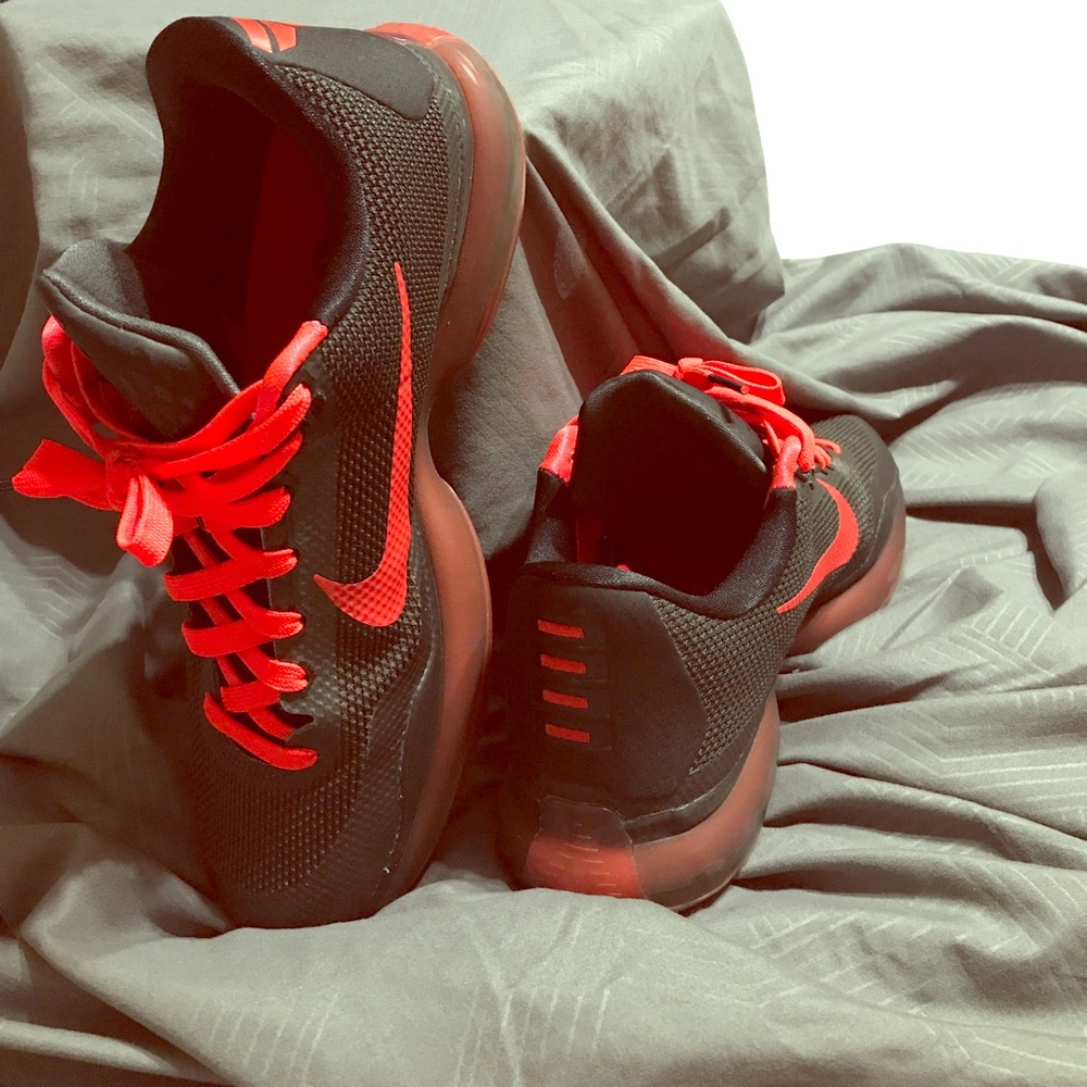 Kobe X (Men's size 9)