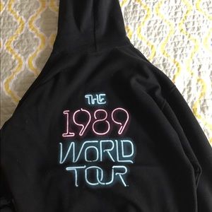 Size Large Taylor Swift 1989 World Tour Hoodie