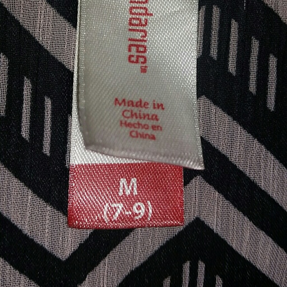 Shirt back has too in lines it is see through - Picture 3 of 3