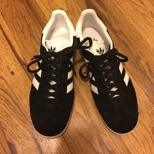 Size 8 Adidas Gazelles like new!