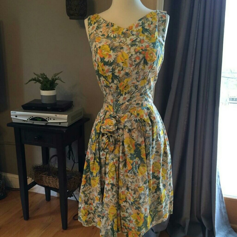 🚫🚫SOLD🛇🛇Vintage homemade Floral printed dress