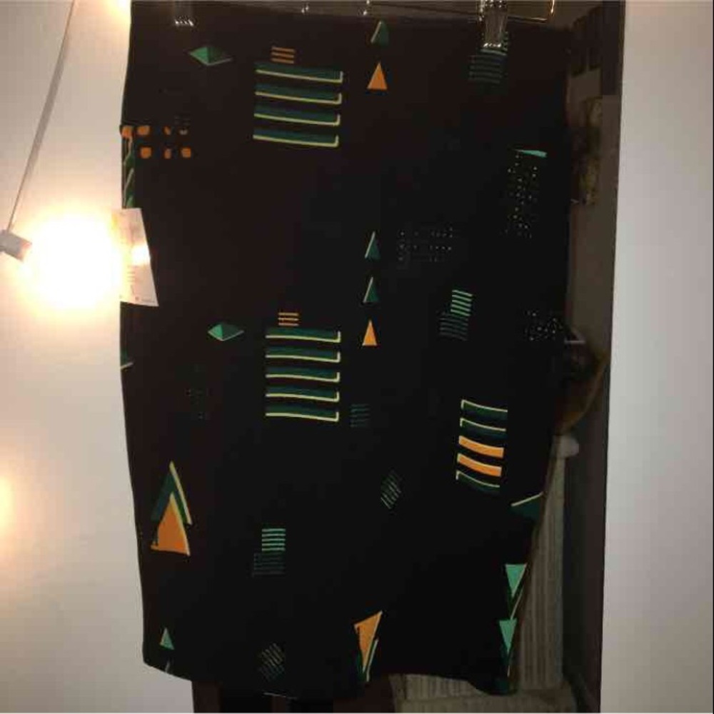 Small Lularoe Cassie