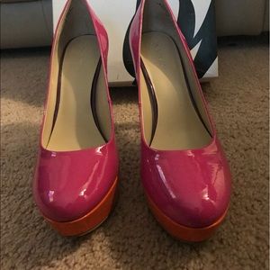 Multi-colored platform pumps