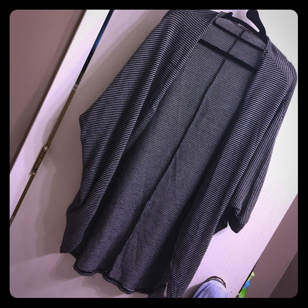 Rolla coaster. Size small. Black and white pattern