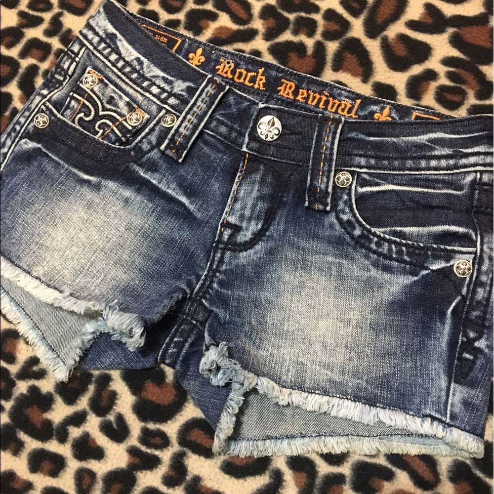 Size 24 Rock Revival denim shorts!