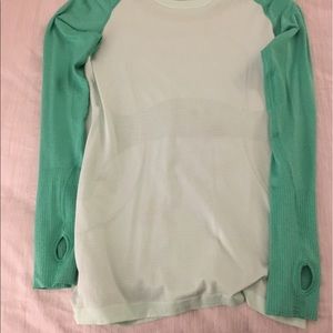 Lululemon swiftly tech long sleeve size 10