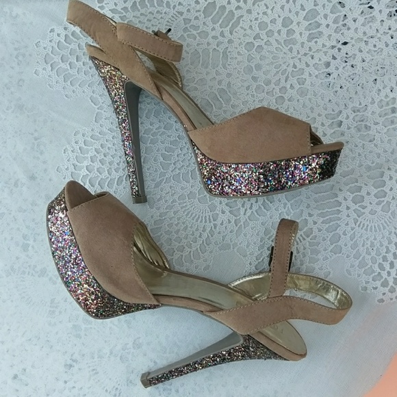 Forever 21 tan 9 suede look with sequins 5.5 inch - Picture 3 of 4