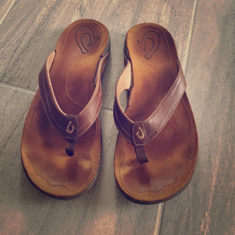 Olukai leather flip flops