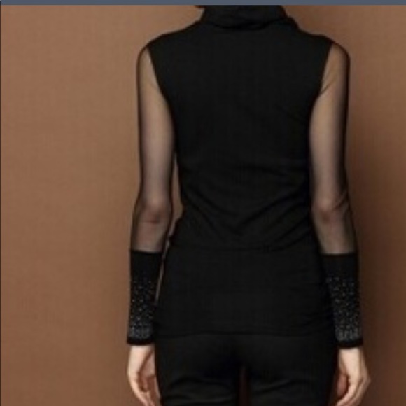 Top - Picture 2 of 2