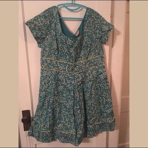 Eshakti - Ditsy Floral Piped Dress
