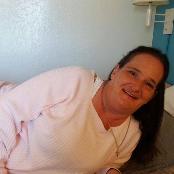 Meet your Posher, Veronica - Picture 1 of 2