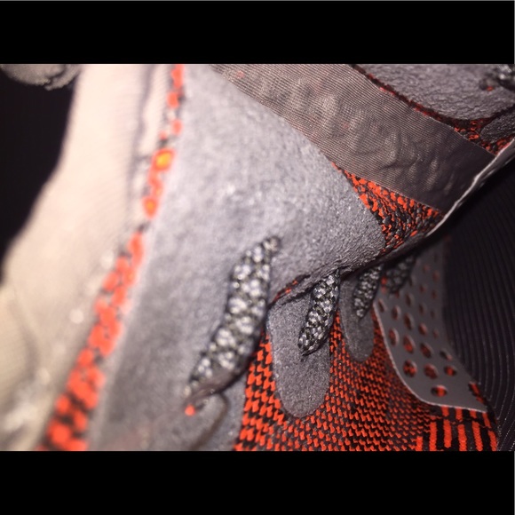Athletic_Shoes