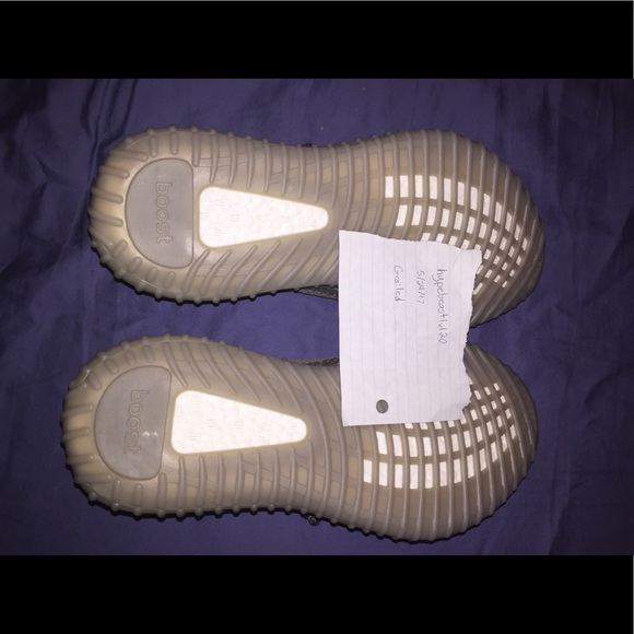 Yeezy Boost 350 V2 Beluga main image 8