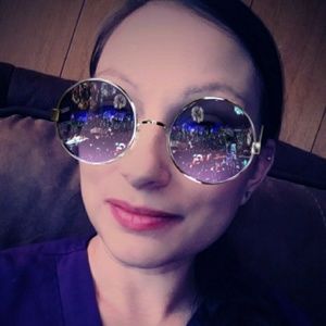 Meet your Posher, Pauline