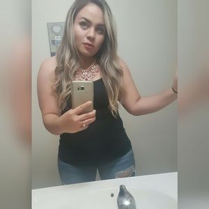 Meet your Posher, Perla