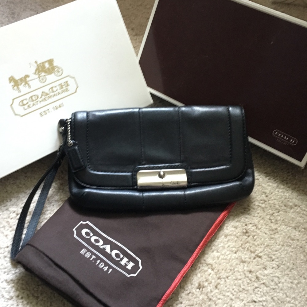 Black Coach Mini Bag Wristlet Clutch