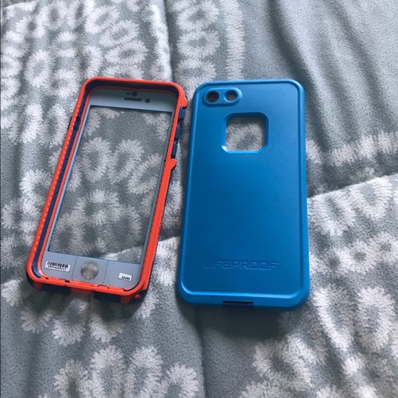 I phone 7 Lifeproof case - Picture 2 of 3