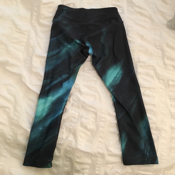 Reebok workout Capri - Picture 2 of 4