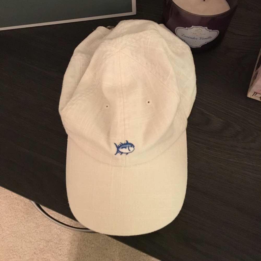 Southern tide seersucker linen hat.