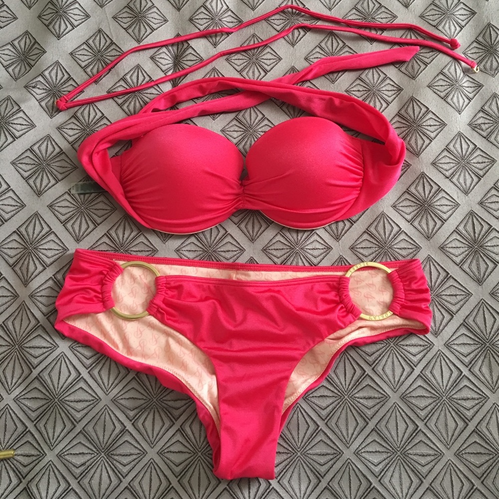 Convertible VS bikini