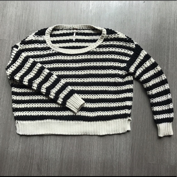 Free People Sweaters - Free People Crop knit sweater