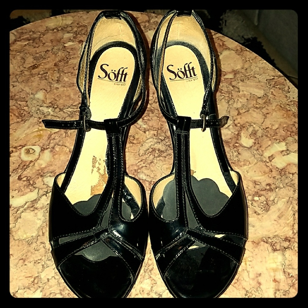 Sofft T-Strap Heels