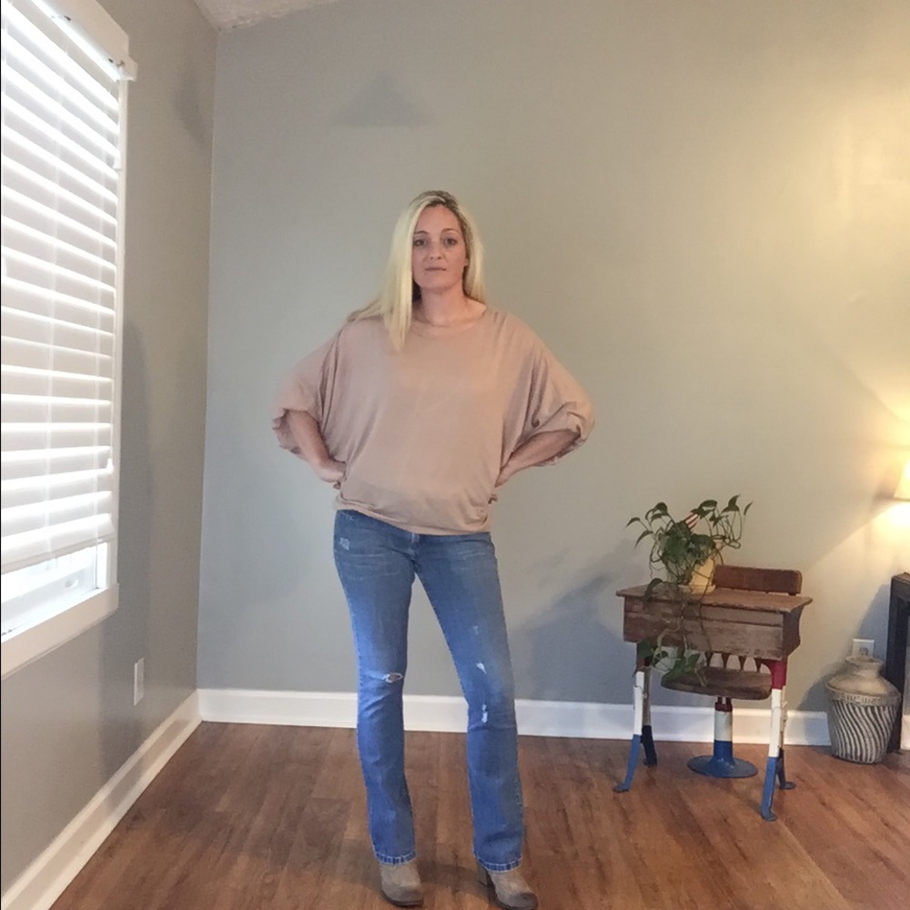 Lightweight Open Back Top - Picture 6 of 7