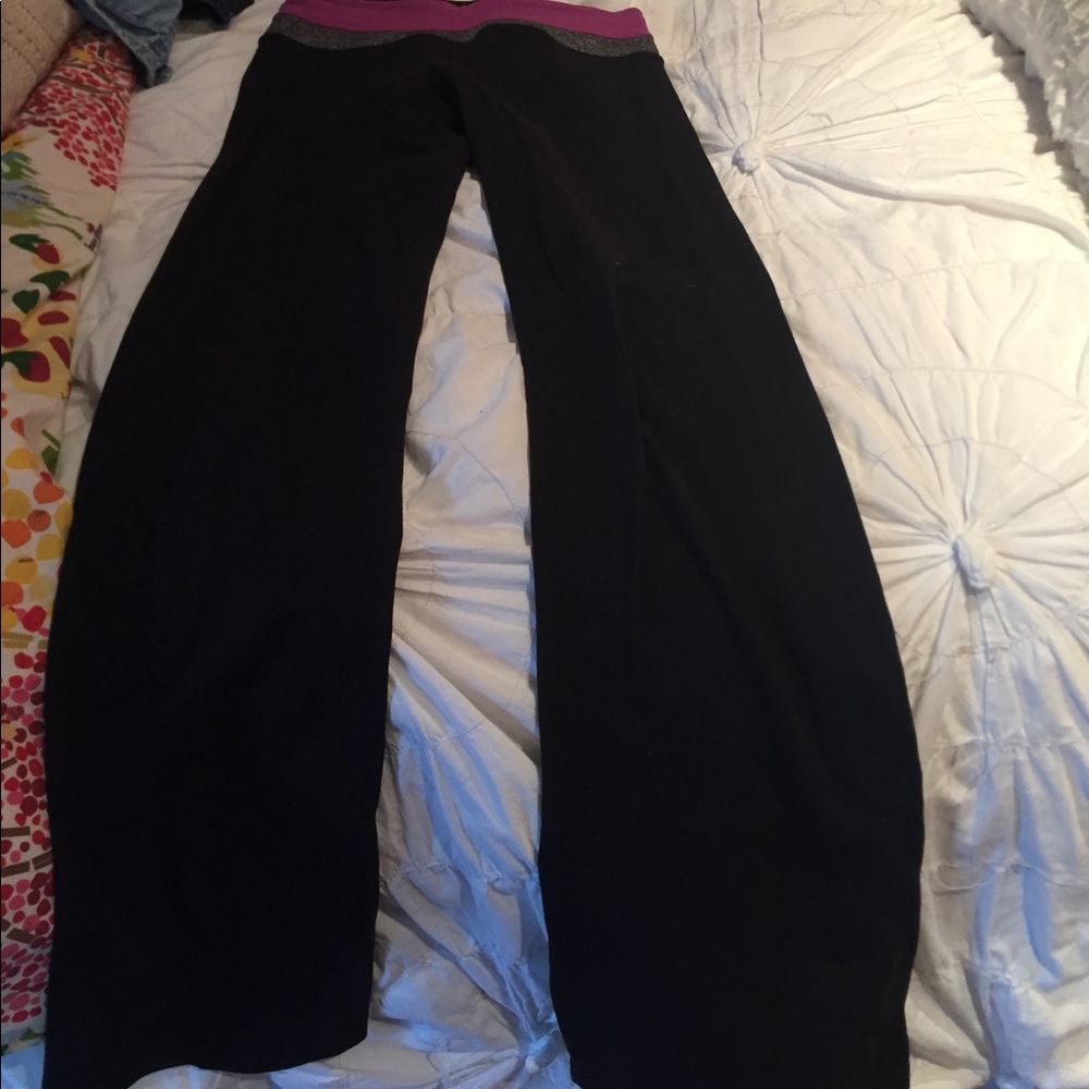 LuluLemon black flared Yoga Pants - Picture 2 of 2