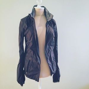 Lightweight lulu lemon rain pullover