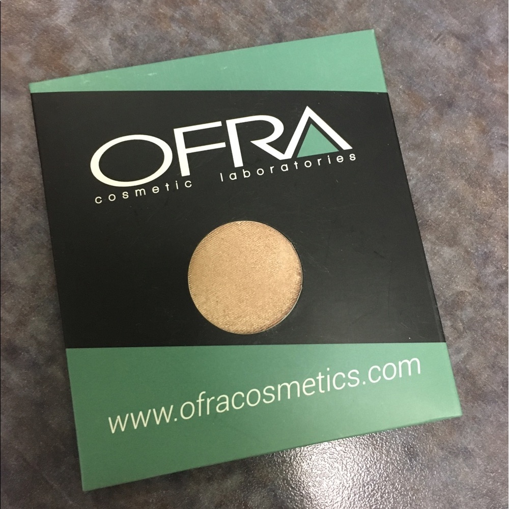 OFRA cosmetics. Highlighter eyeshadow.