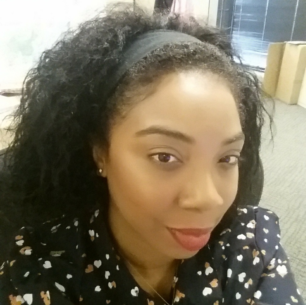 Meet your Posher, Dee