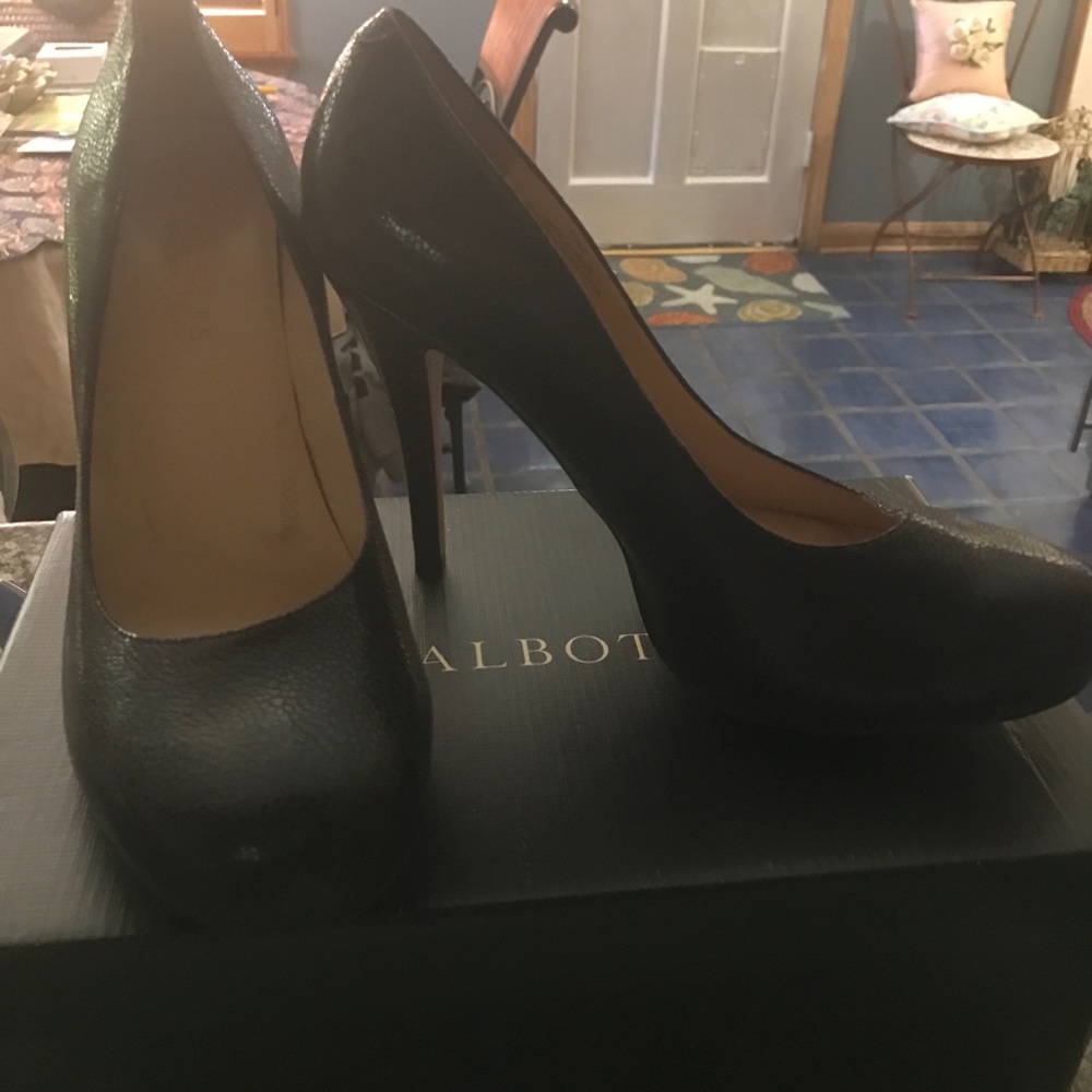 2nd Price Drop😊Talbots blk heels sz 9.5. 3.inch