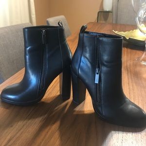 Dolce vita black booties