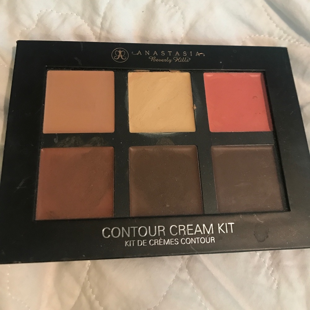 Anastasia Beverly Hills contour kit