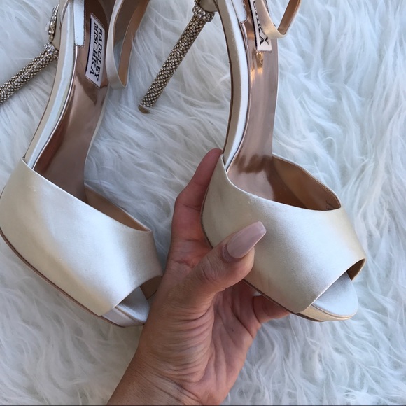 BADGLEY MISCHKA AUTHENTIC CRYSTAL PUMPS SZ 8.5 - Picture 8 of 8