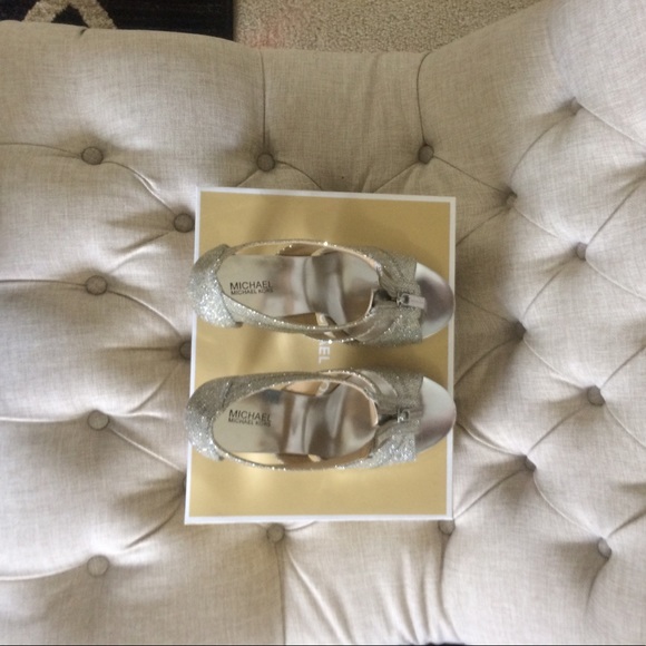 NEW ❤️2017 Michael Kors Berkley Silver - Picture 6 of 8