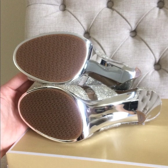 NEW ❤️2017 Michael Kors Berkley Silver - Picture 7 of 8