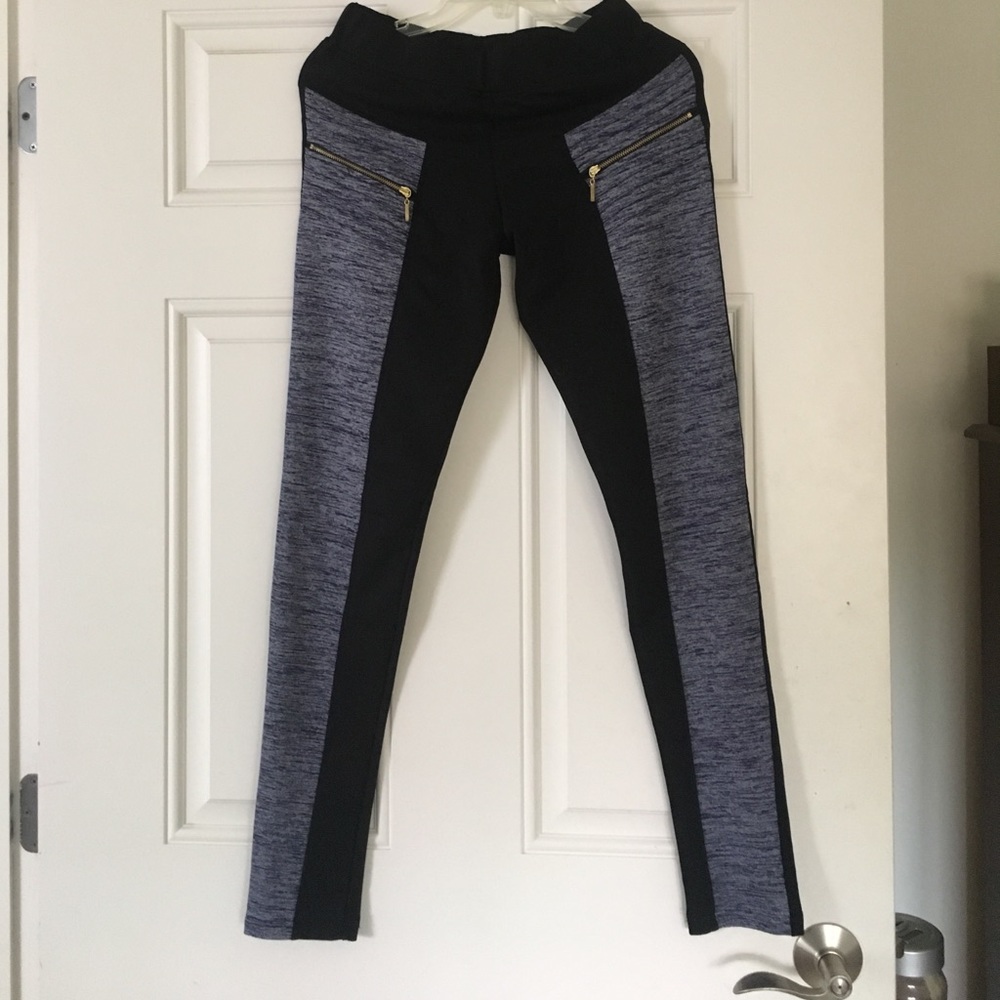Two tone leggings never worn