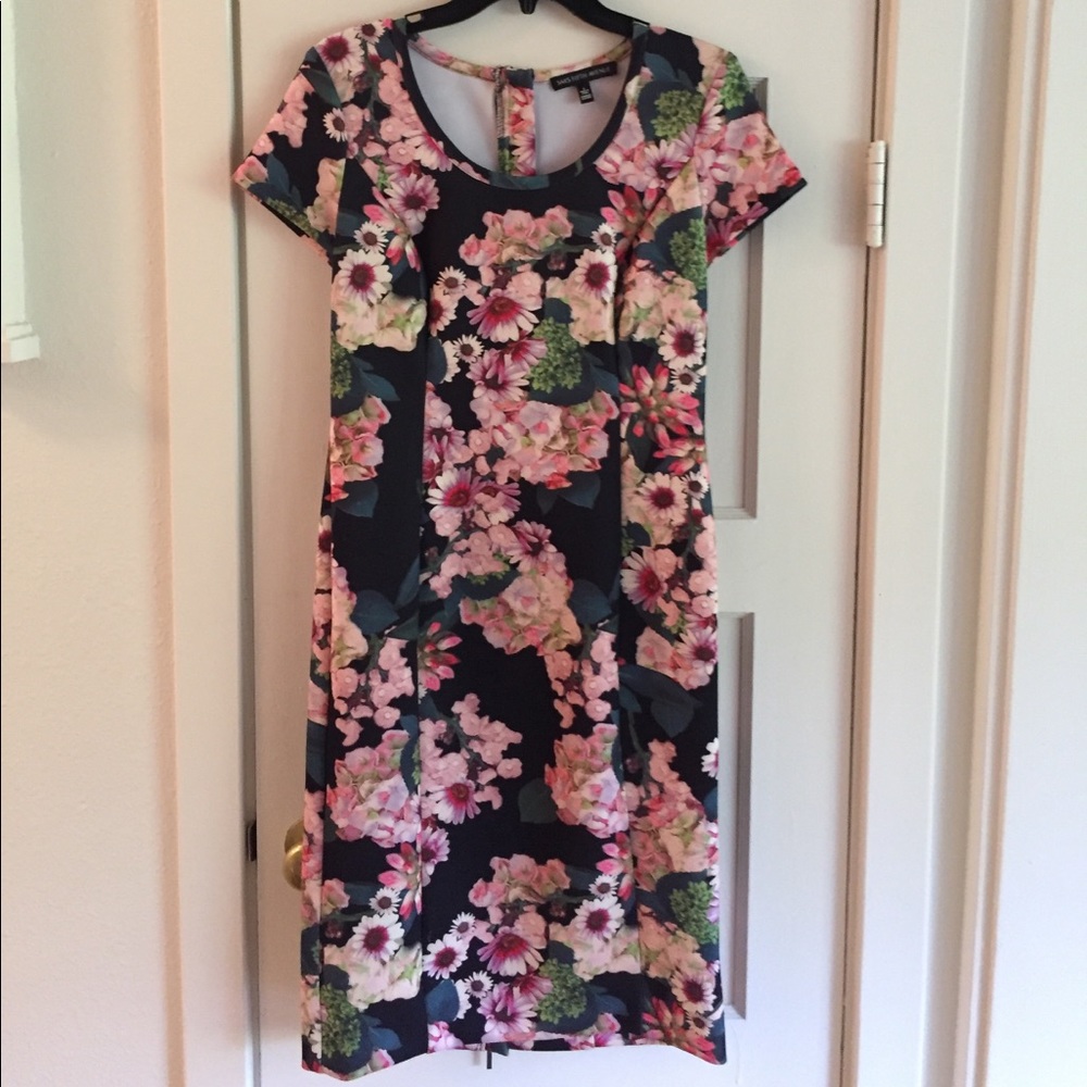 Saks Fifth Ave floral midi dress, size 6.