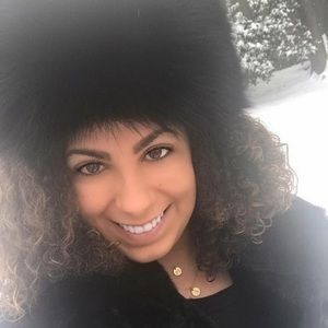 Meet your Posher, Hali