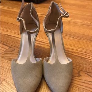 Cole Haan tan suede heels
