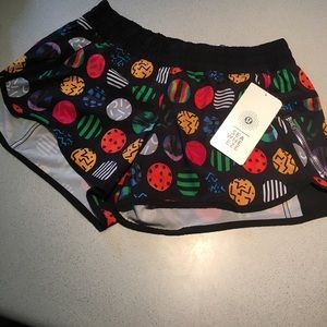 RARE Lululemon seawheeze tracker short III size 12